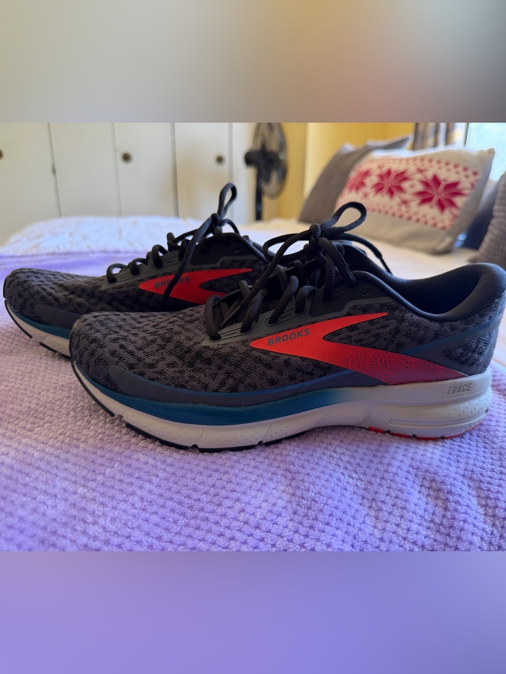 Brooks Men’s Trace 3 running shoe Size 9 NWOT